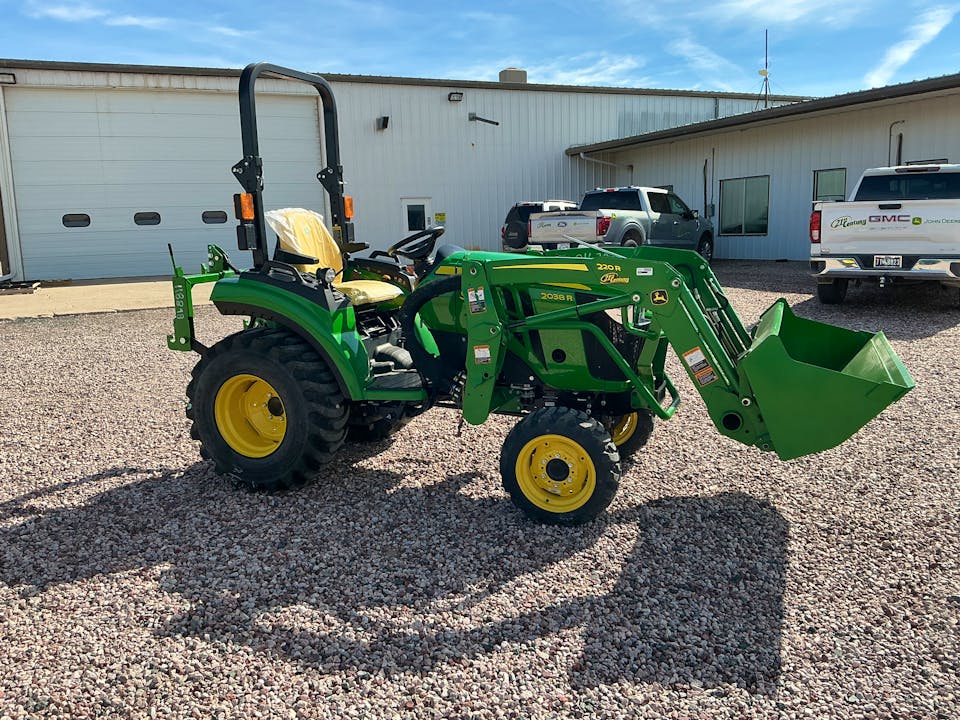 John Deere 2038R