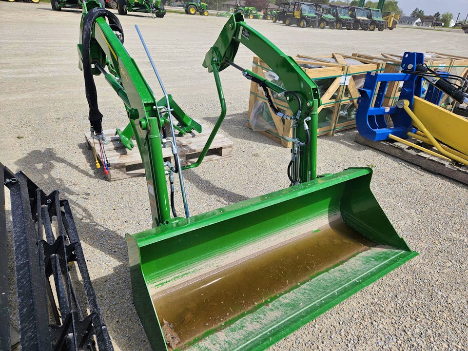 John Deere 220R