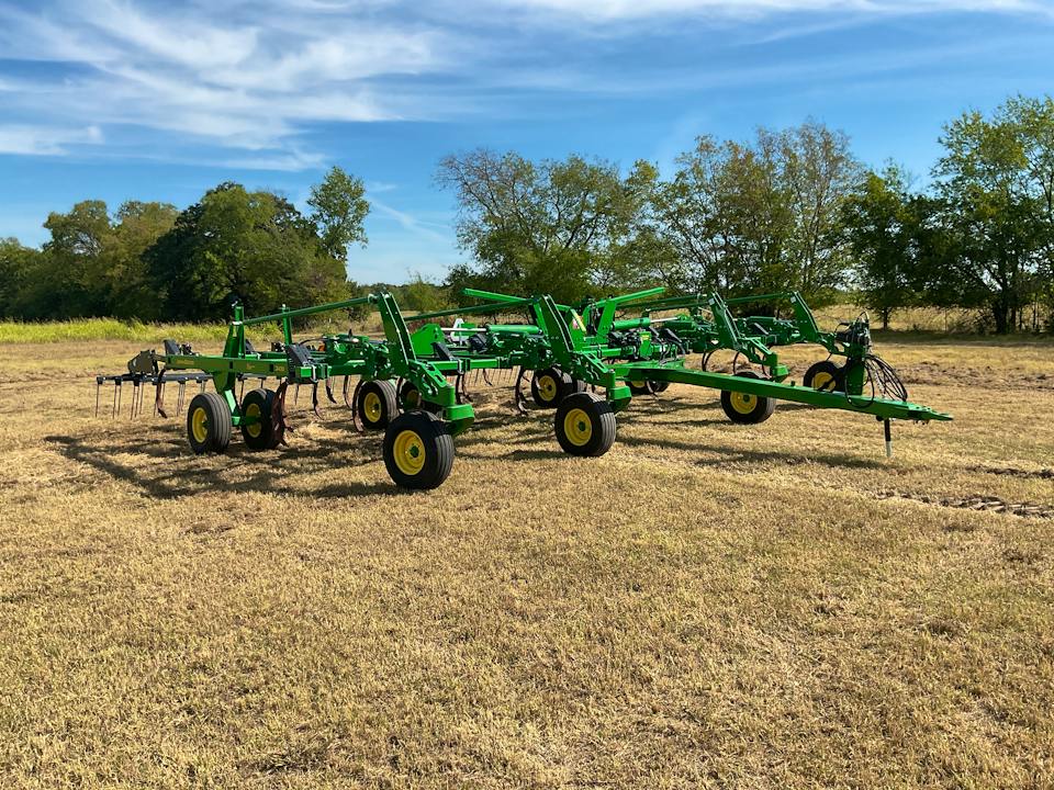 John Deere 2430