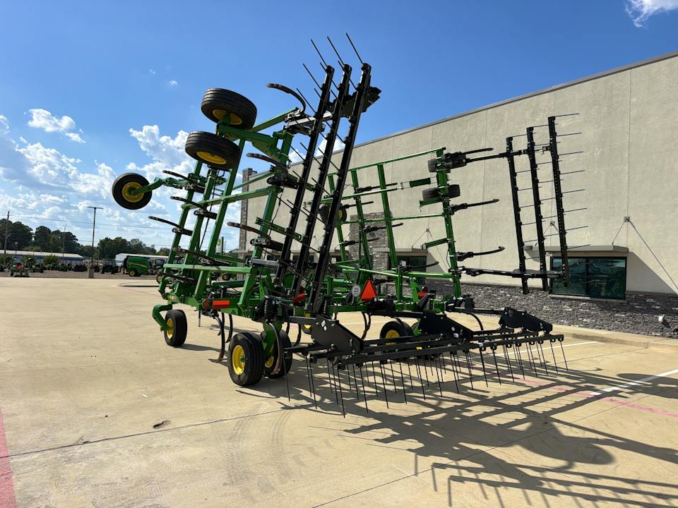 John Deere 2430