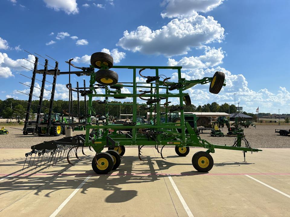 John Deere 2430