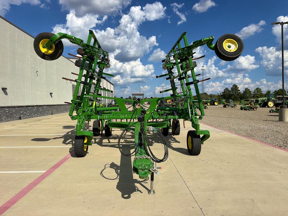 John Deere 2430