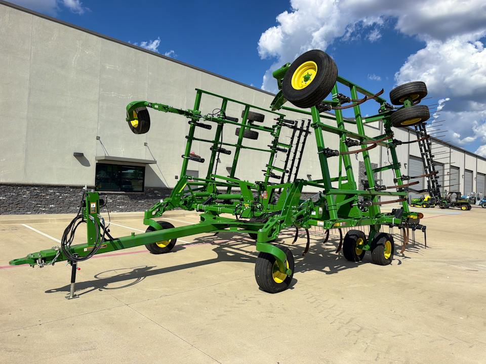 John Deere 2430