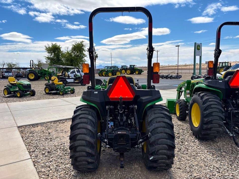 John Deere 3025E