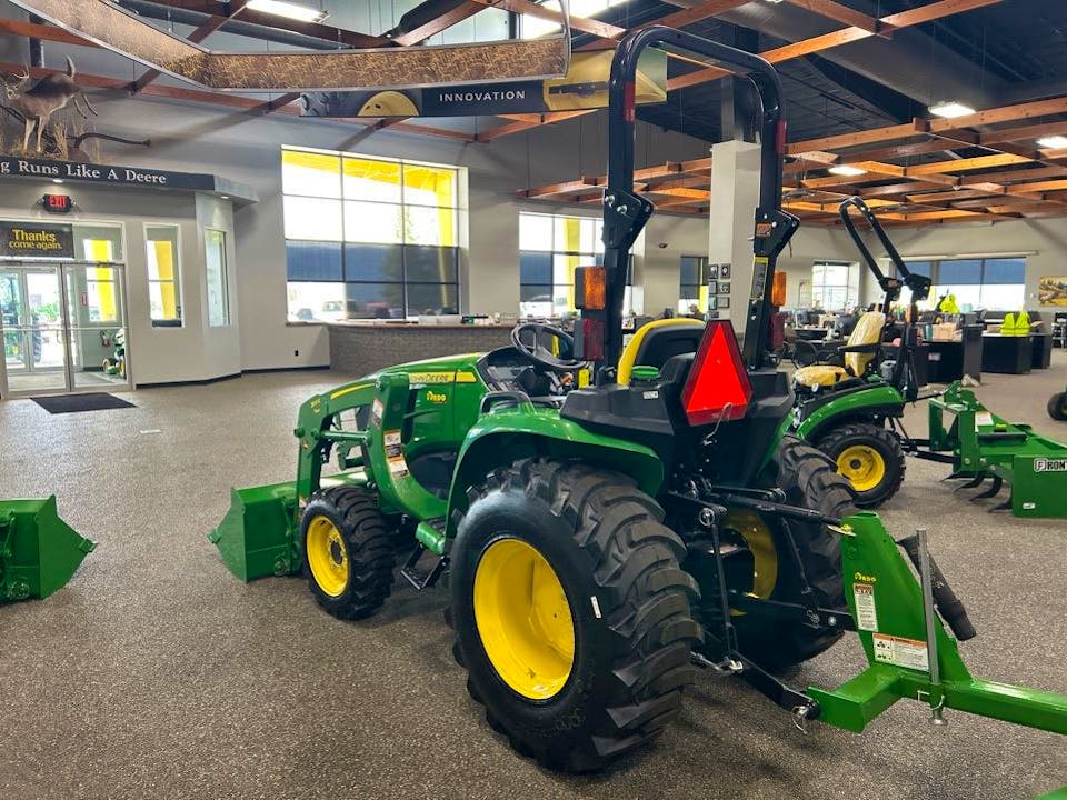 John Deere 3025E