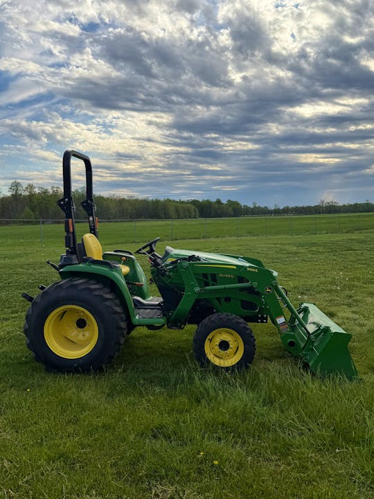 John Deere 3038E