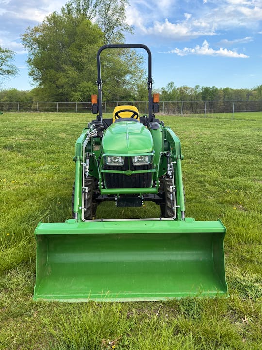 John Deere 3038E