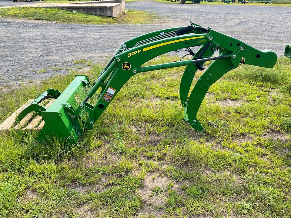 John Deere 320R