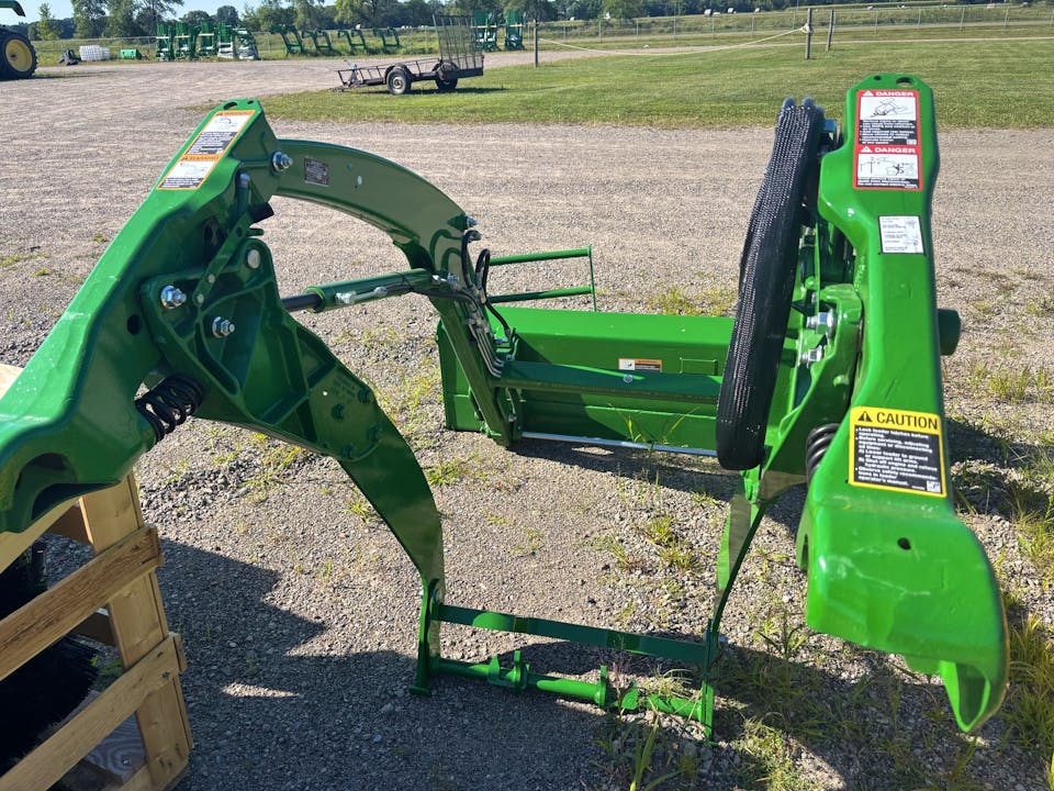 John Deere 320R