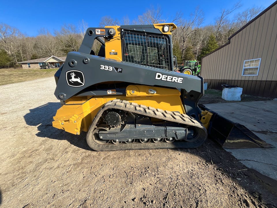 John Deere 333 P