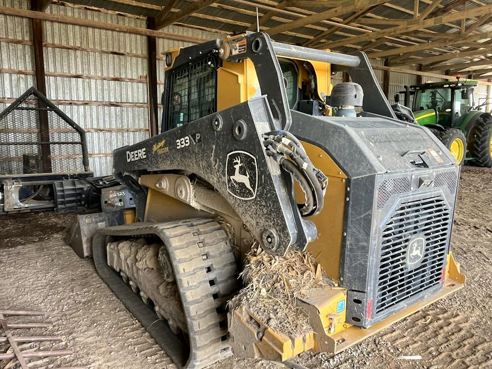 John Deere 333 P