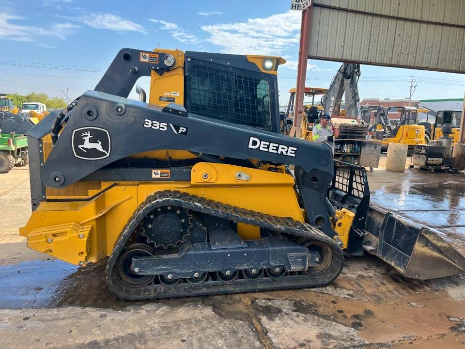 John Deere 335P