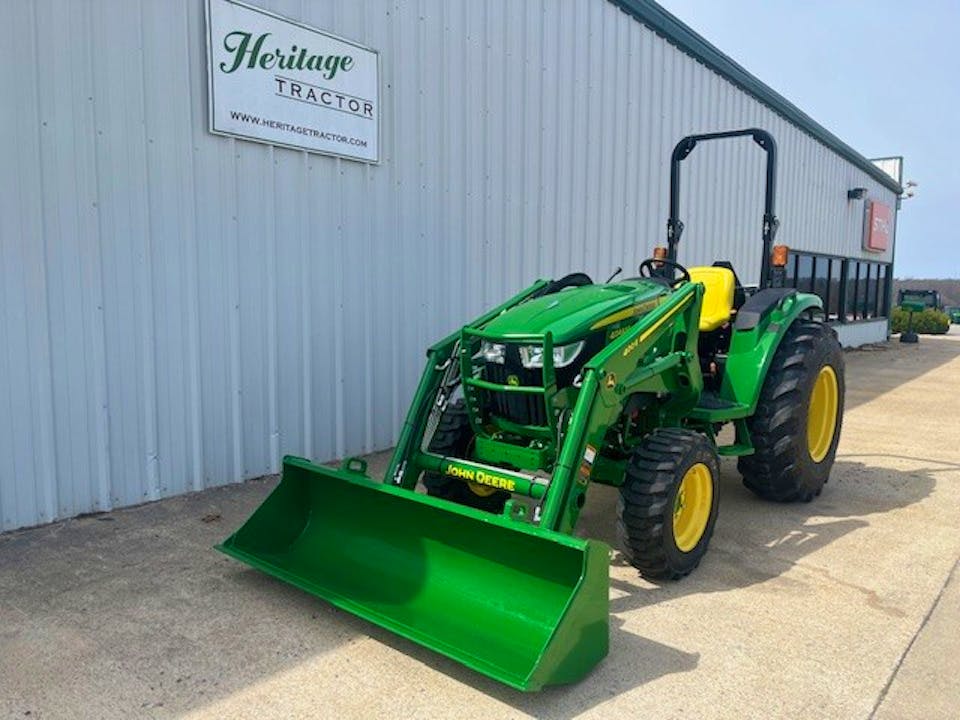 John Deere 4044M