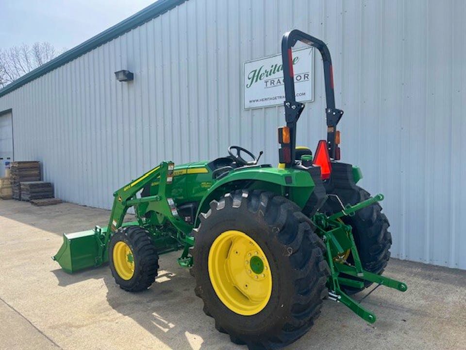 John Deere 4044M