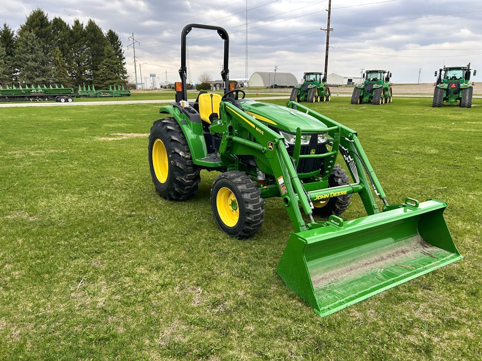 John Deere 4044M