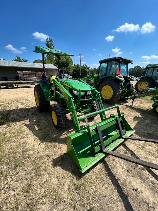 John Deere 4044M