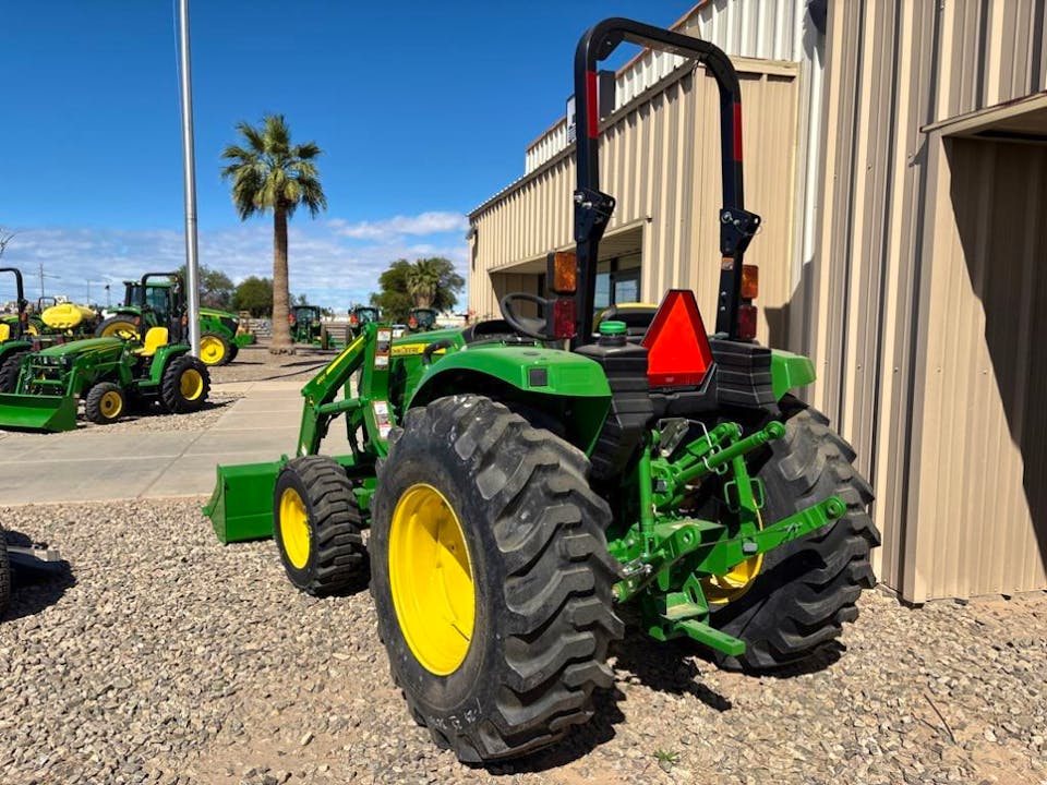 John Deere 4044M