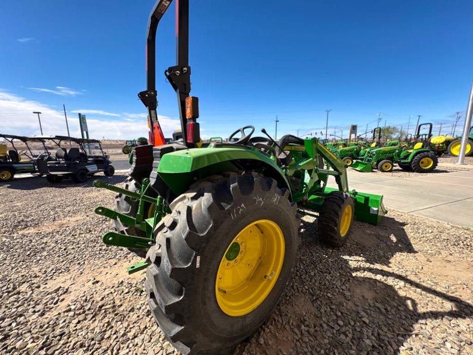 John Deere 4044M