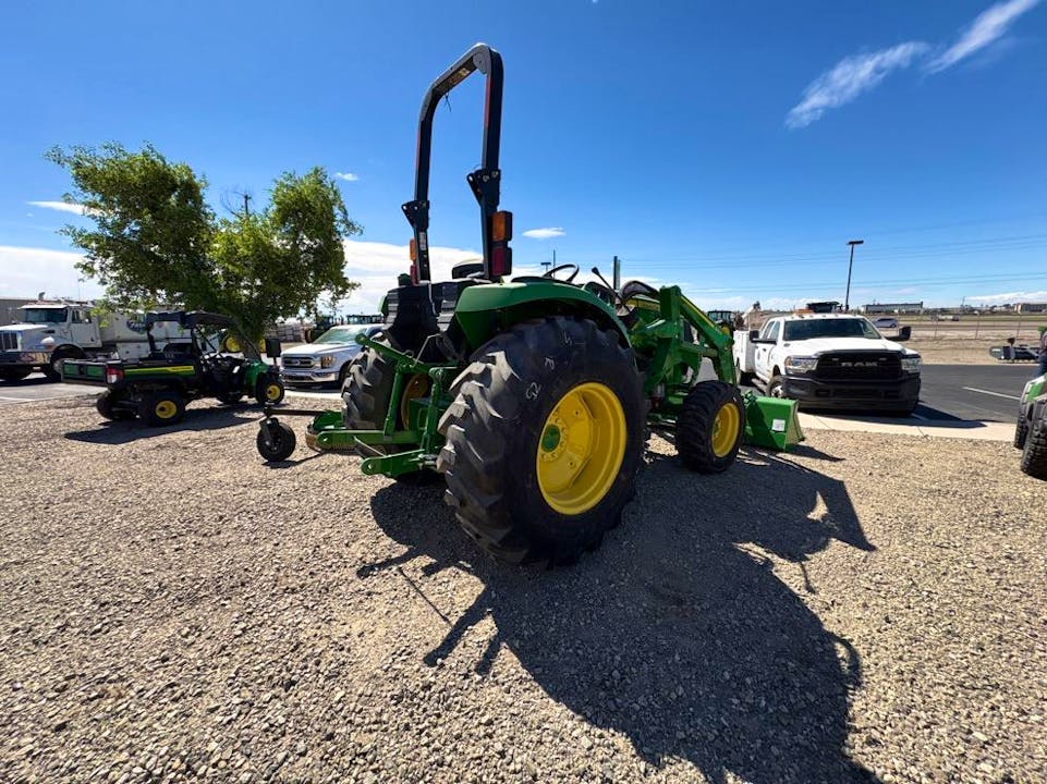 John Deere 4044M
