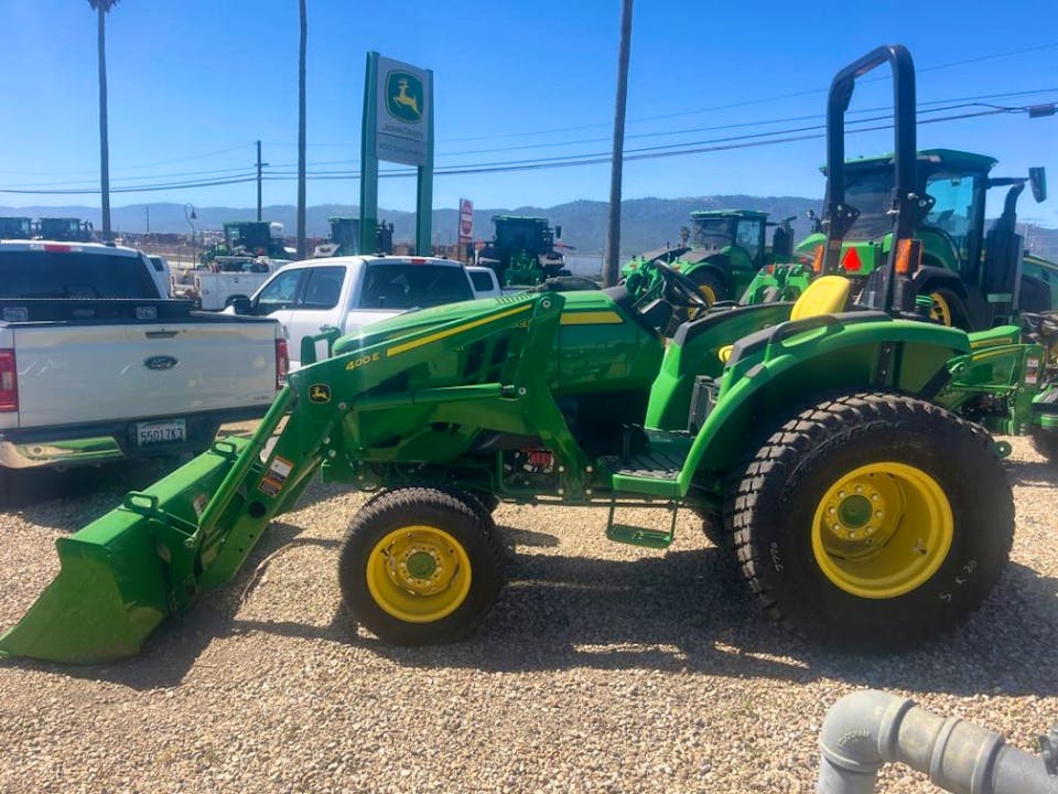 John Deere 4052M