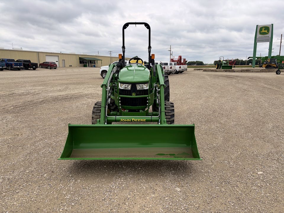 John Deere 4066M