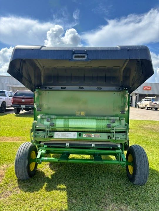John Deere 451E