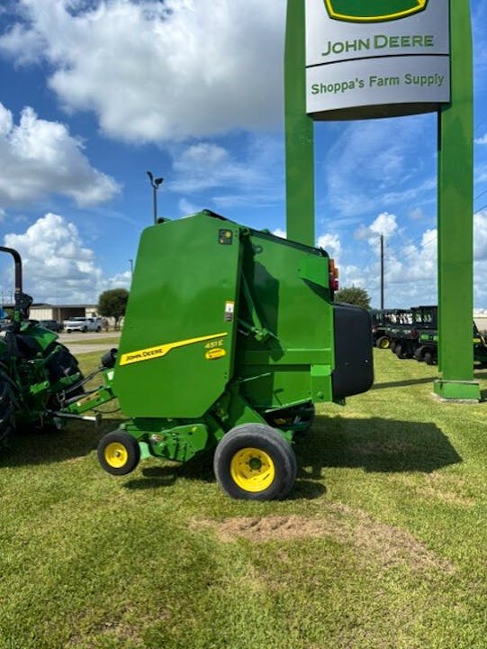 John Deere 451E