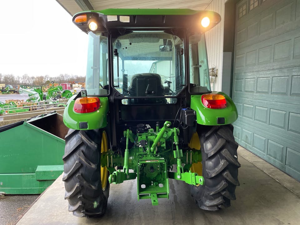 John Deere 5060E