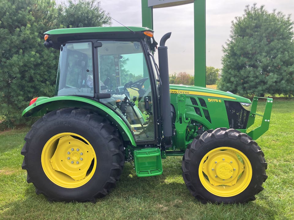 John Deere 5075E
