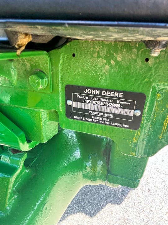 John Deere 5075E