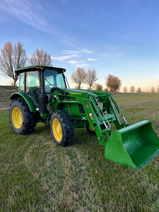 John Deere 5090E