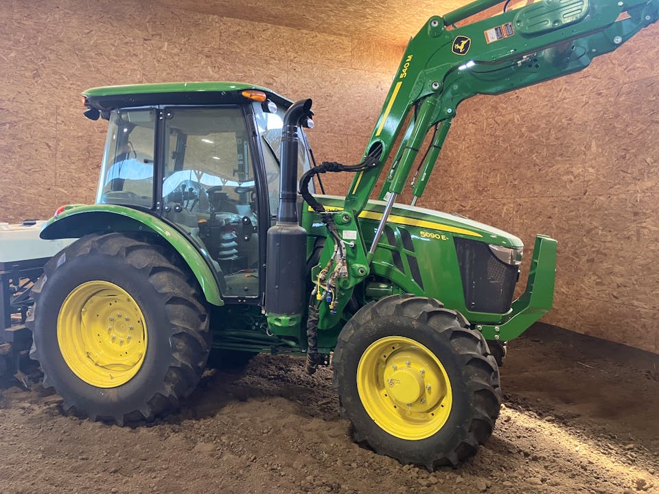 John Deere 5090E