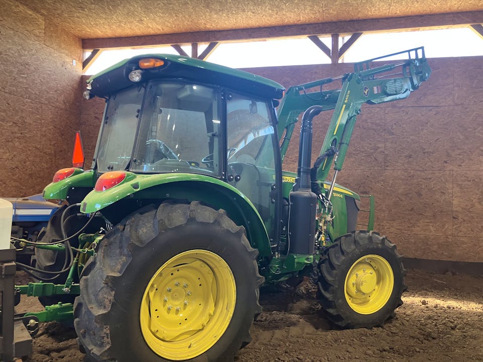 John Deere 5090E