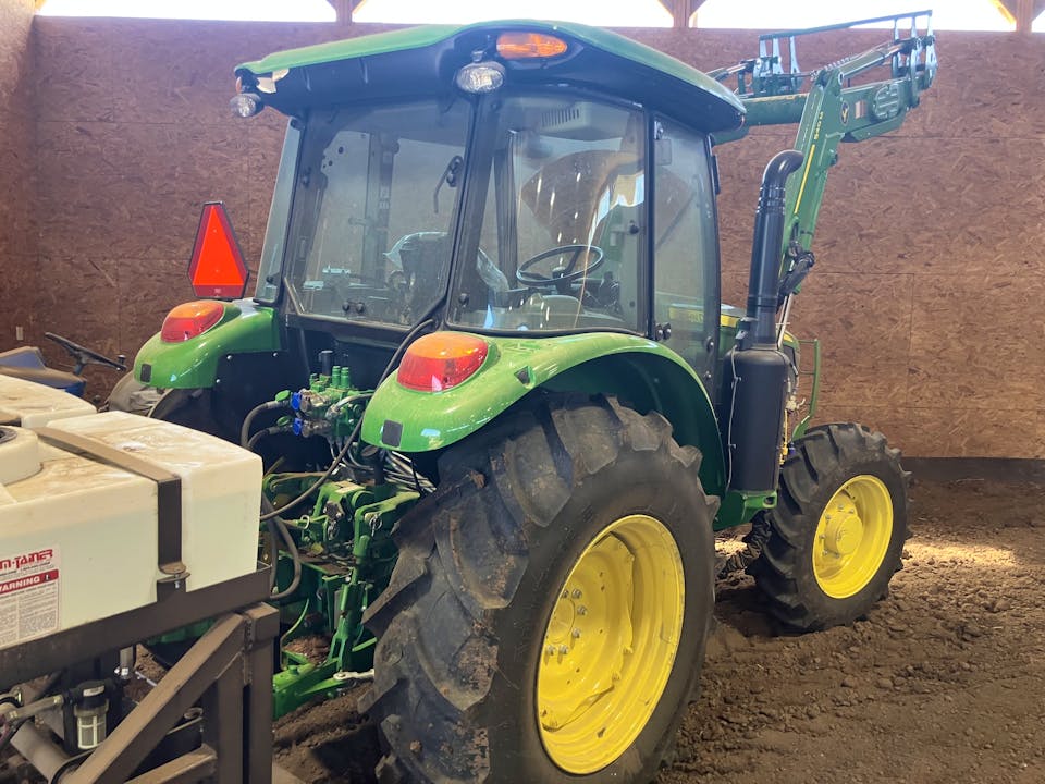 John Deere 5090E