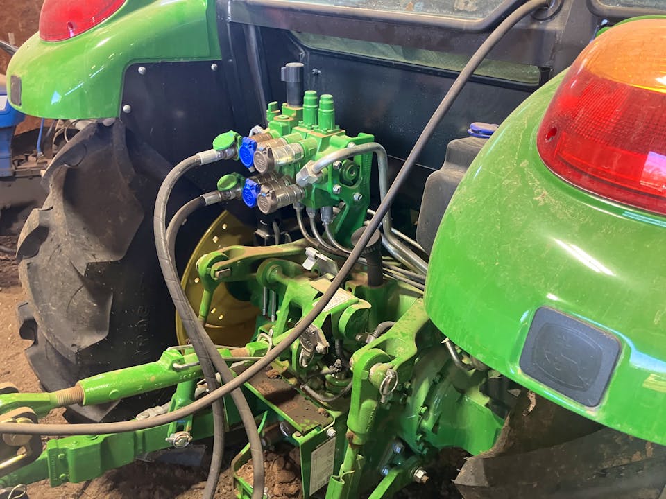 John Deere 5090E
