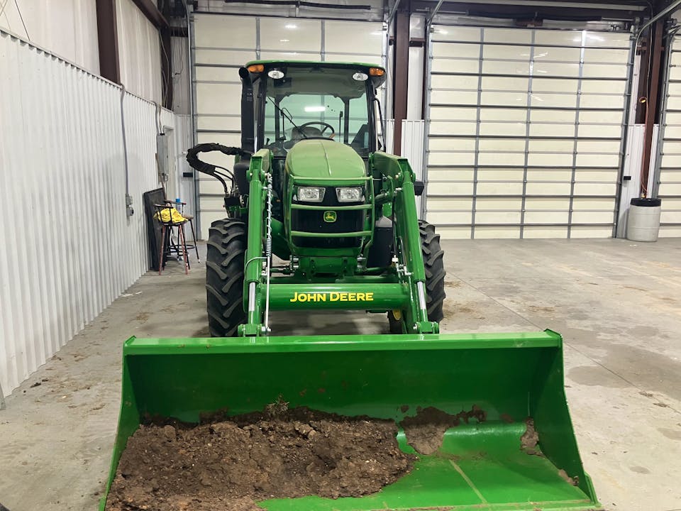 John Deere 5090E