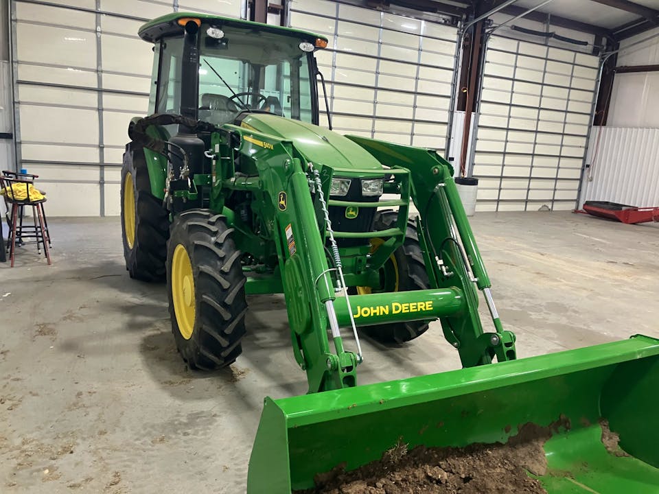 John Deere 5090E