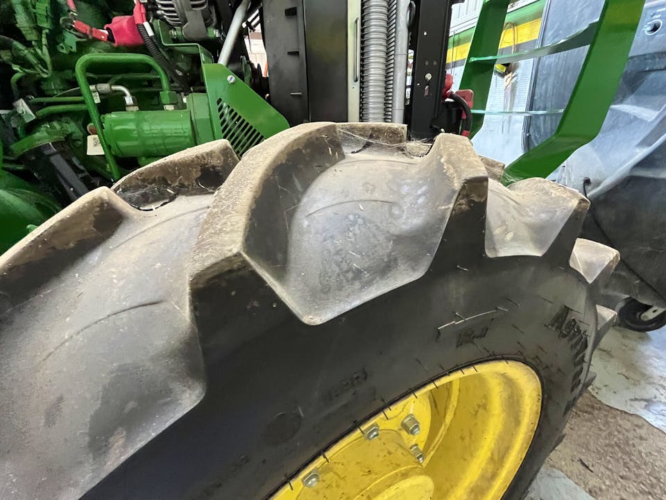 John Deere 5100E