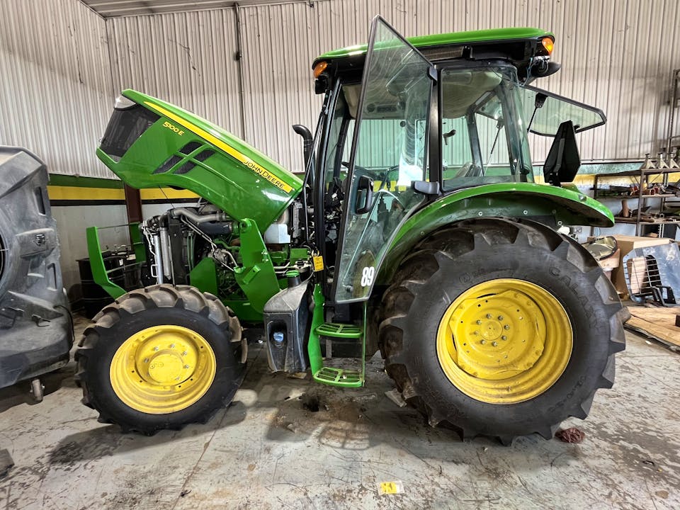 John Deere 5100E