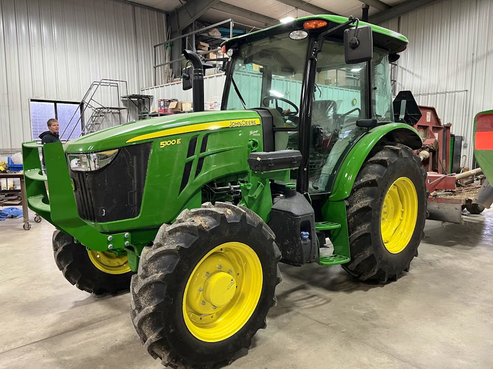 John Deere 5100E
