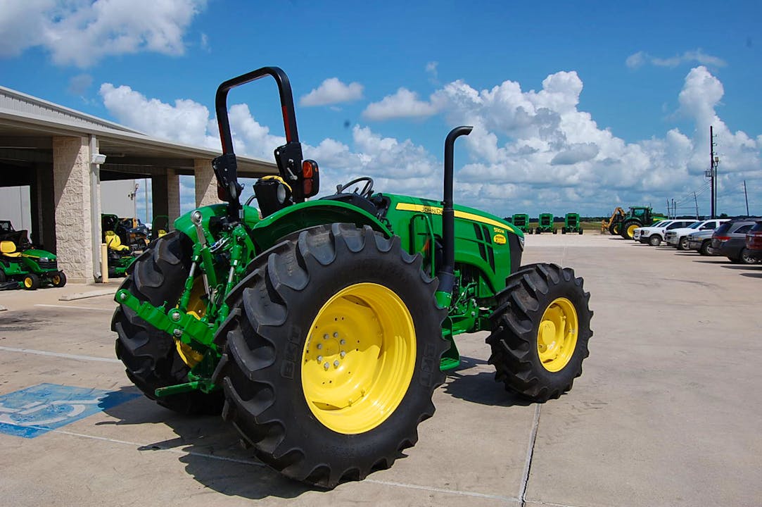 John Deere 5120M
