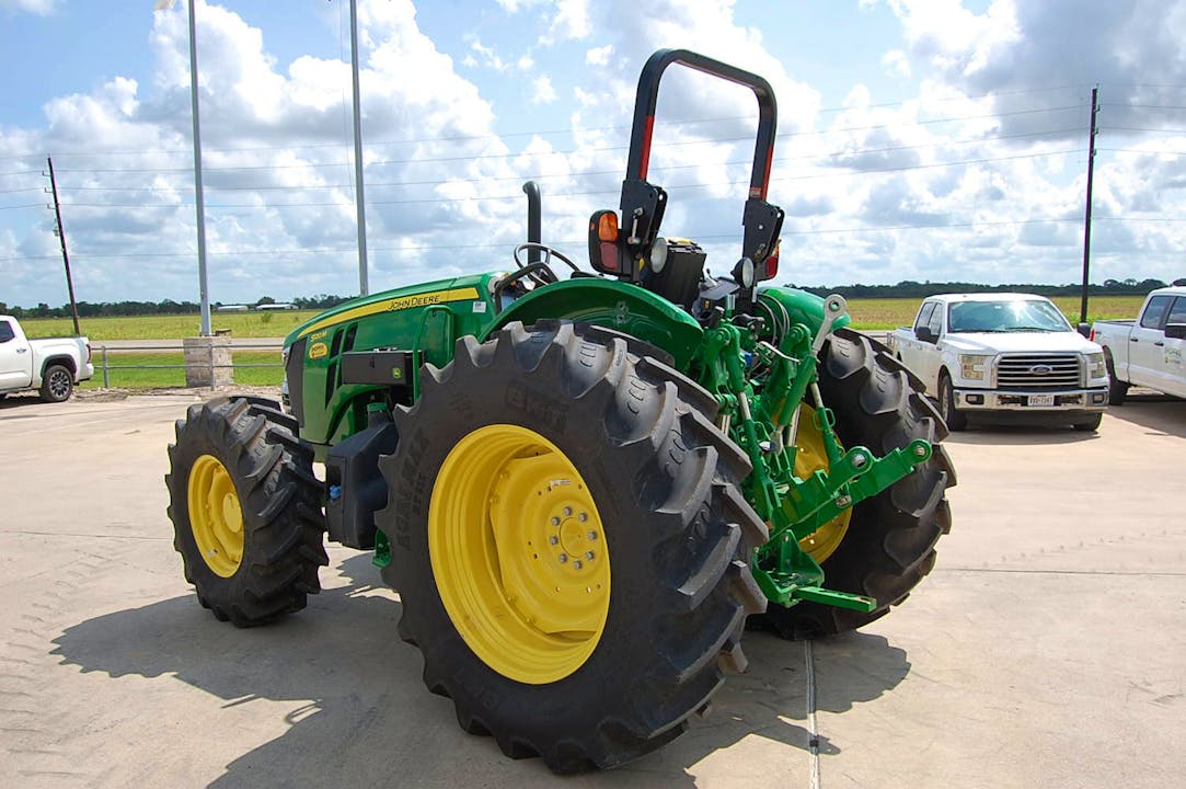 John Deere 5120M