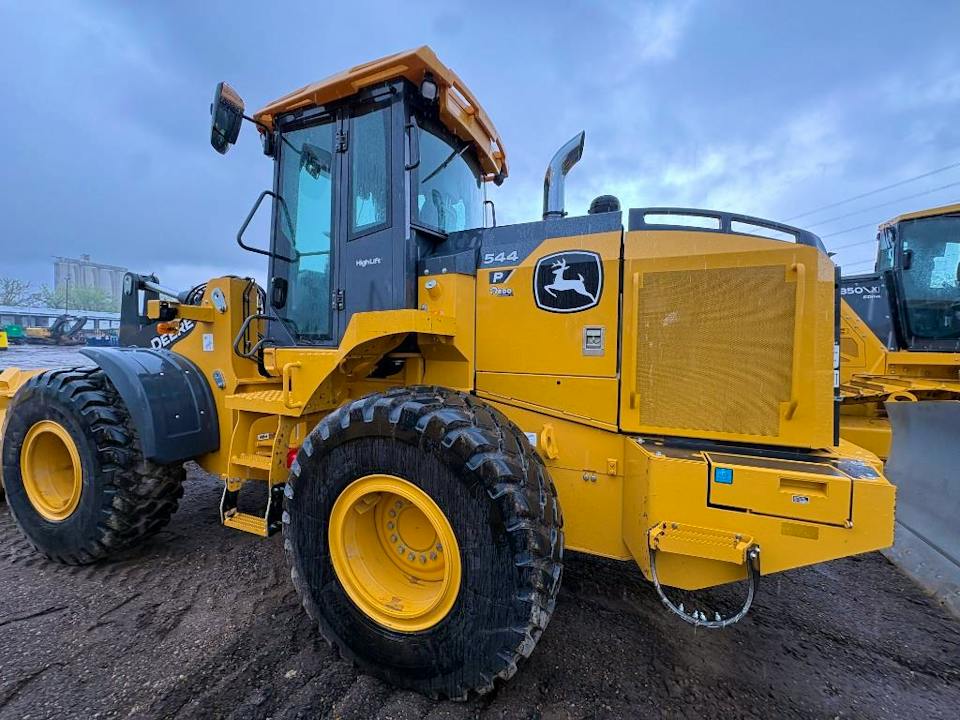 John Deere 544P