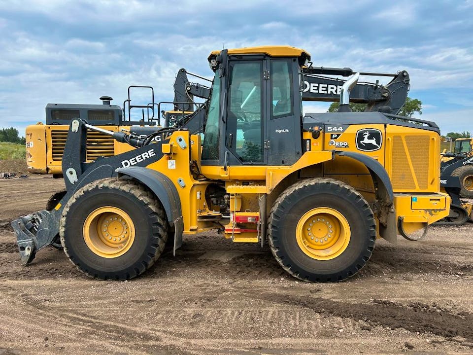 John Deere 544P