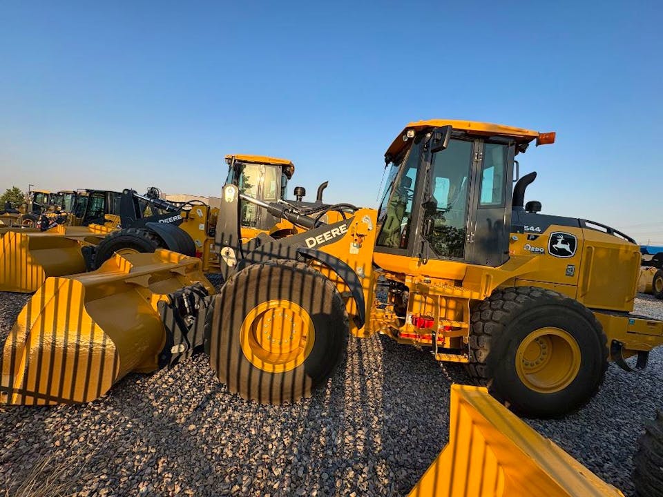 John Deere 544P