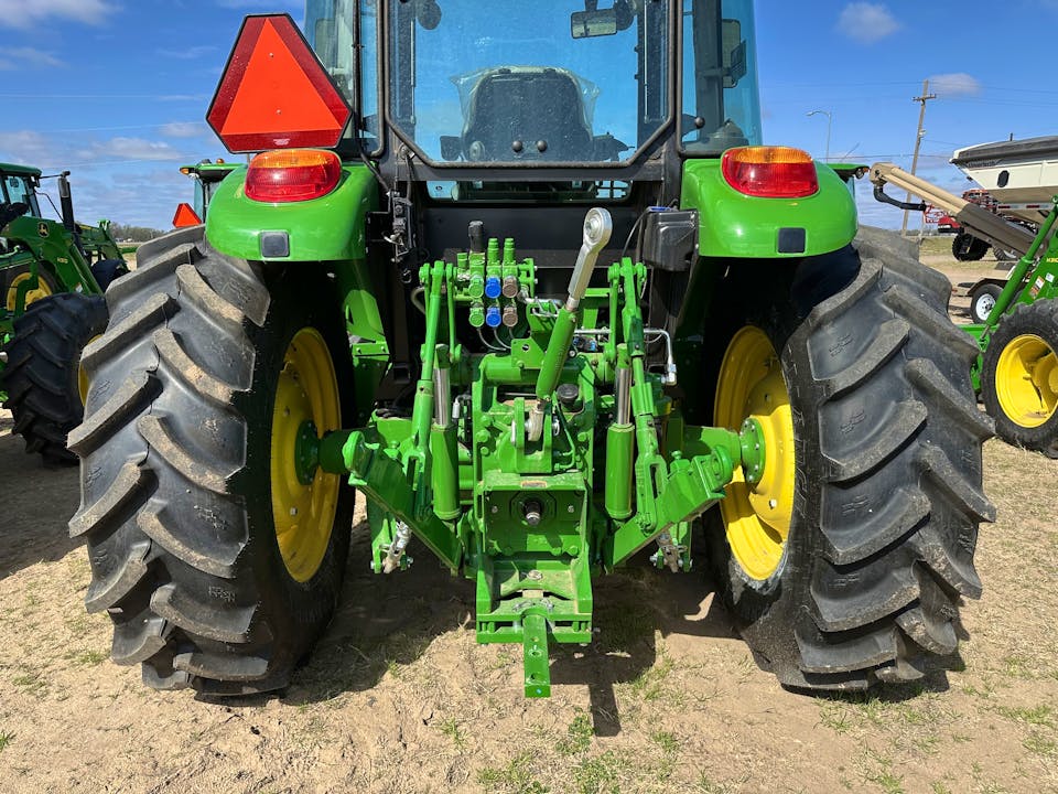 John Deere 6120E