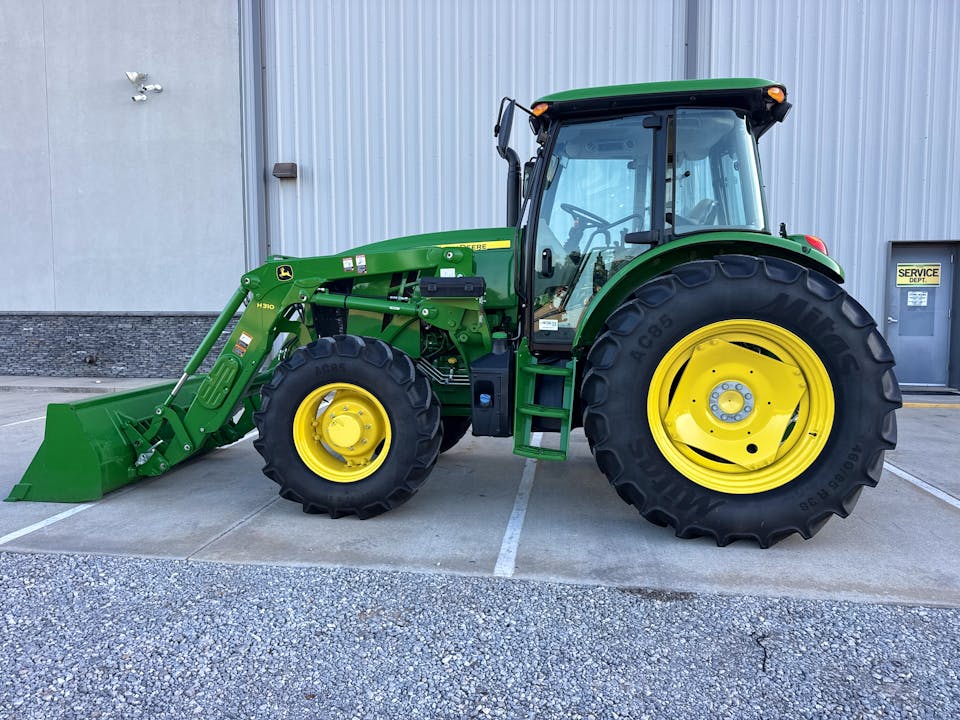 John Deere 6120E Cab