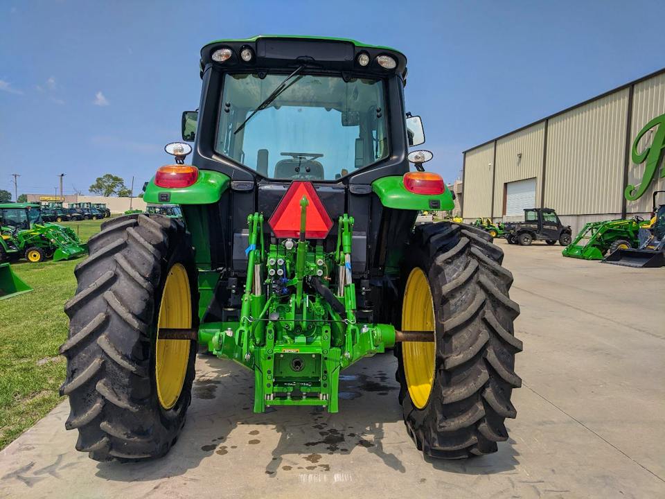 John Deere 6130M