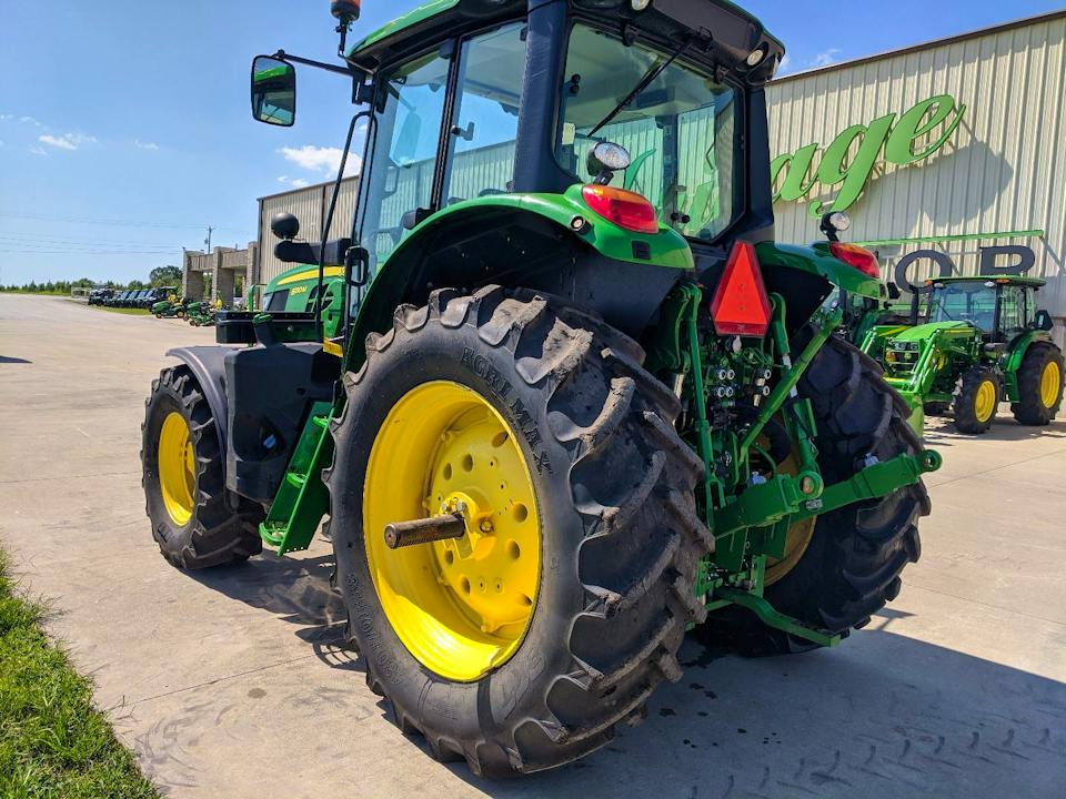 John Deere 6130M