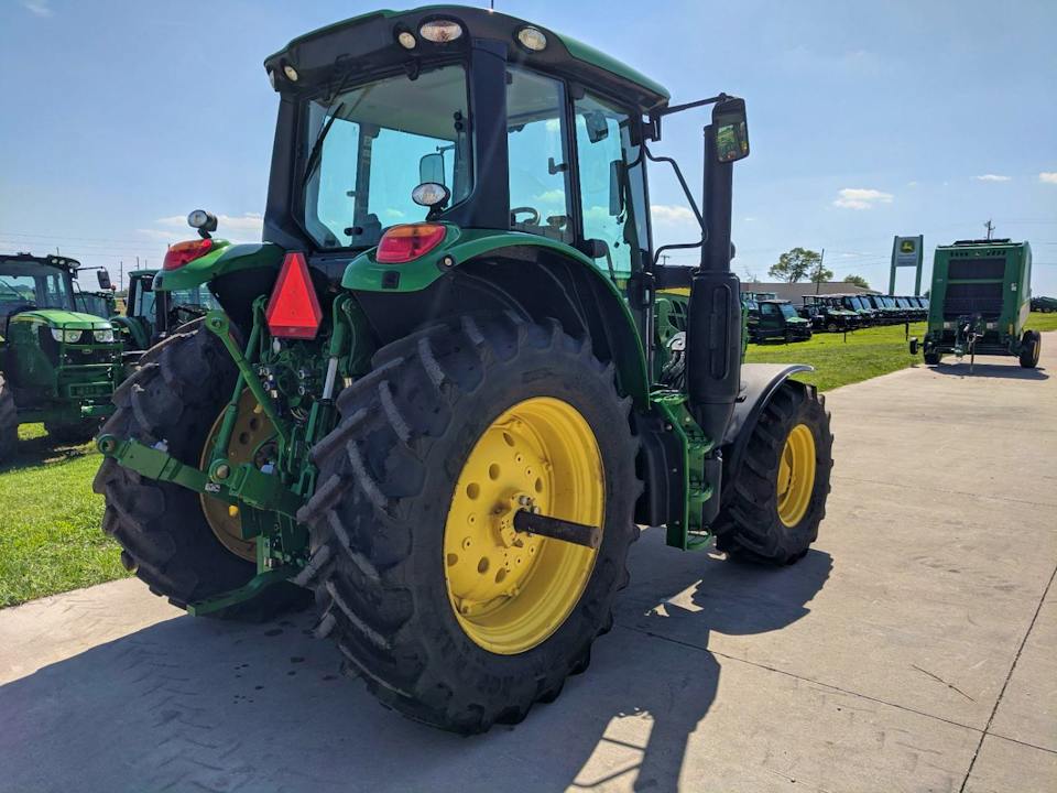 John Deere 6130M